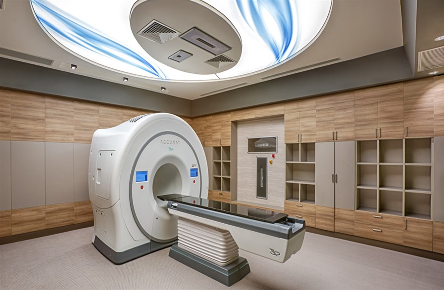 ACIBADEM'E İLK TOMOTHERAPY TEDAVİ SİSTEMİ